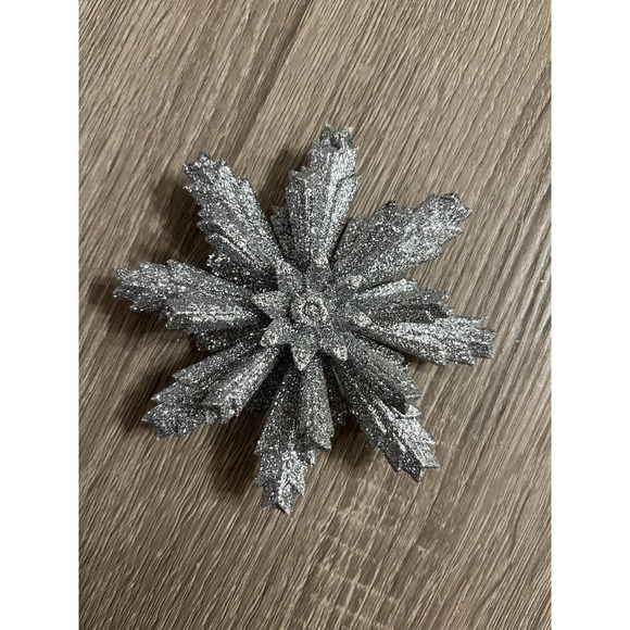 Multi Dimensional Silver Glitter Snowflake Christmas Tree Hanging Ornament - Picture 2 of 6